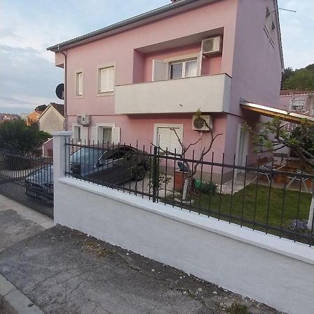 Jan3 Apartment Pula Luaran gambar